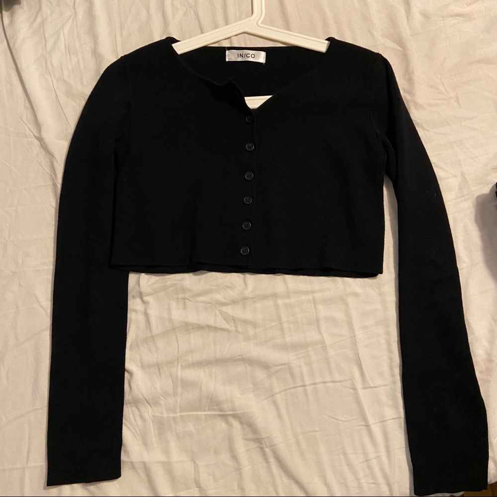 Black crop top long sleeve